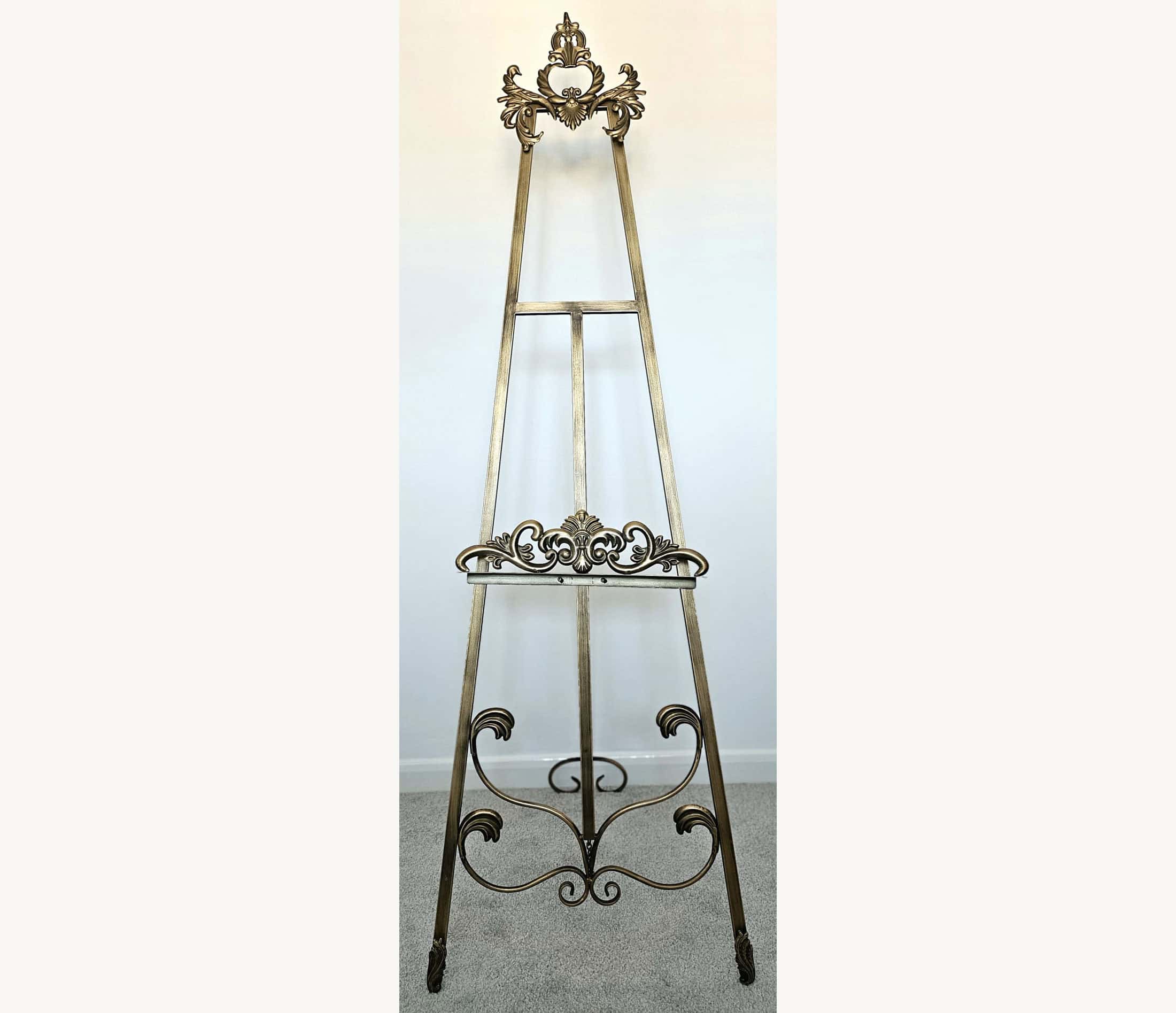 decor-luxury-gold-easel